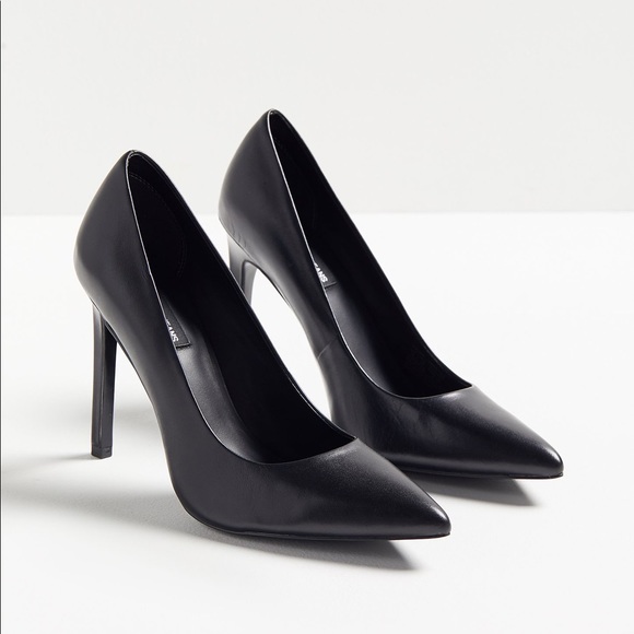 Calvin Klein Shoes - Calvin Klein Pointed-Toe Pumps